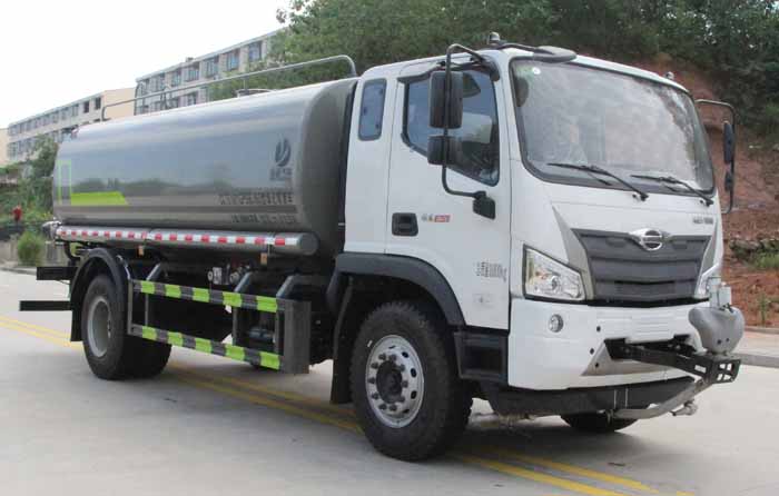 福田領(lǐng)航ES7 15方綠化噴灑車|CLT5181GPSBJ6D型綠化噴灑車